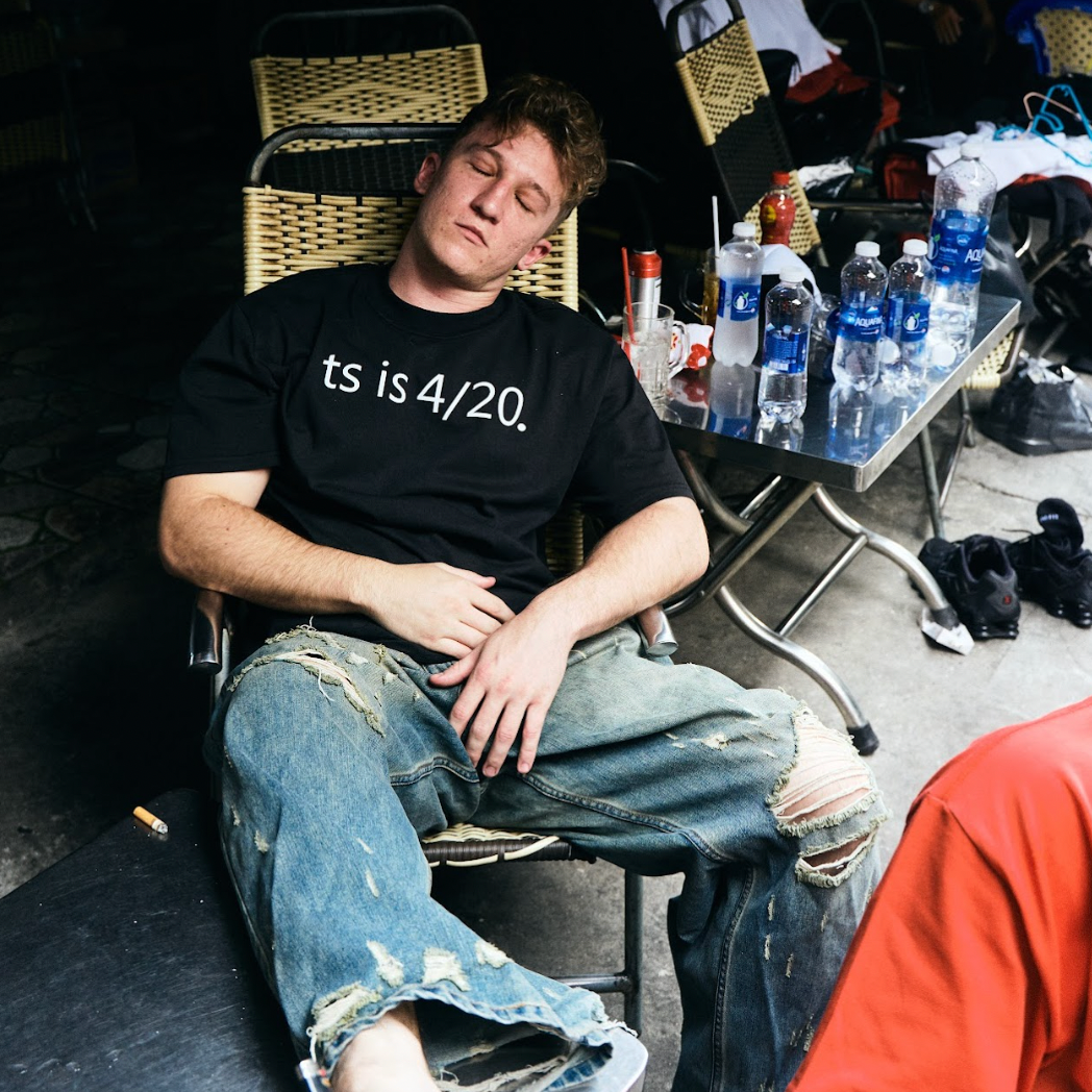 TS IS 4/20 TEE